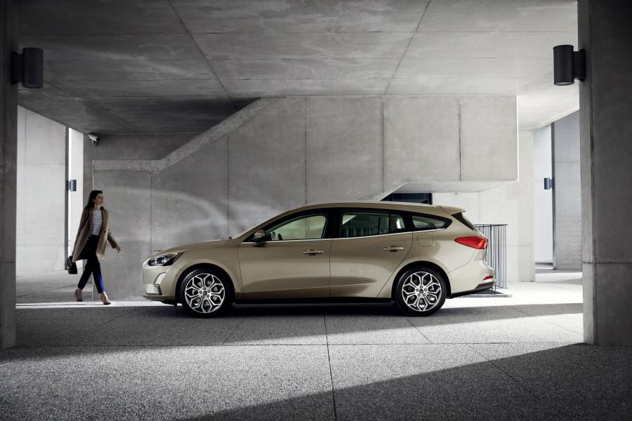  Ford Focus Titanium Turnier 2018 года  (WW) (фото 25 из 31)